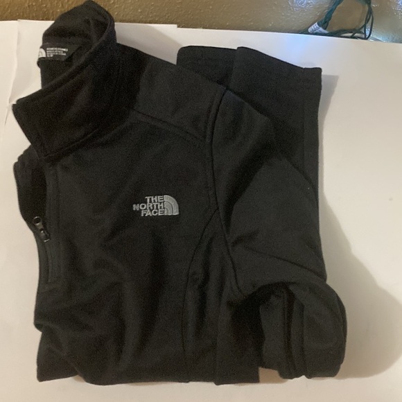 The North Face Quarter Zip Pullover - Picture 7 of 7
